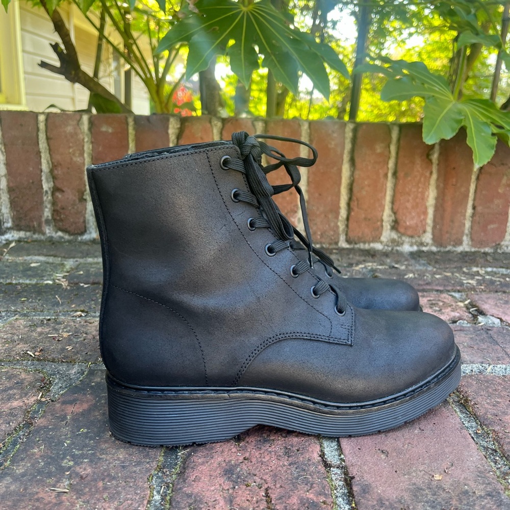Vince Laced Boots 9
